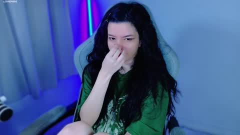 Snapshot of stephybrown chatting on 10.31.25 stephy online show from 10.31.25