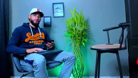 Snapshot of stev_velez chatting on 10.06.25 Steve  online show from 10.06.25