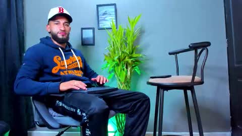 Snapshot of stev_velez chatting on 10.08.25 Steve  online show from 10.08.25