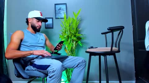 Snapshot of stev_velez chatting on 10.17.25 Steve  online show from 10.17.25