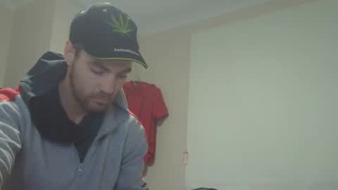 Snapshot of steveaussie chatting on 10.14.25 Australian420 online show from 10.14.25
