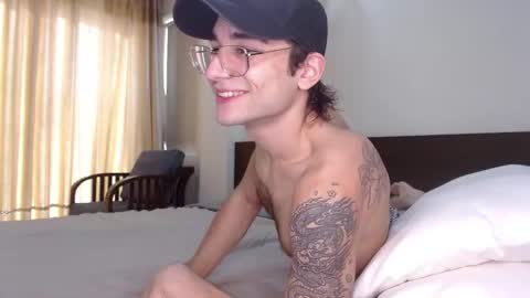 Snapshot of steveoceanbeanhuge chatting on 02.05.25 Alex   online show from 02.05.25