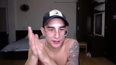 Snapshot of steveoceanbeanhuge chatting on 02.27.25 Alex   online show from 02.27.25