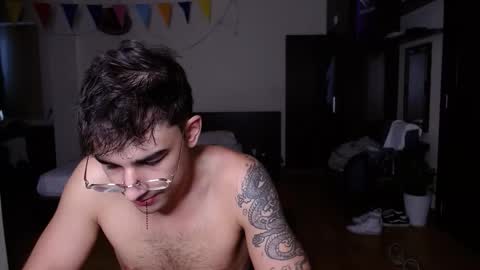 Snapshot of steveoceanbeanhuge chatting on 09.25.25 Alex   online show from 09.25.25