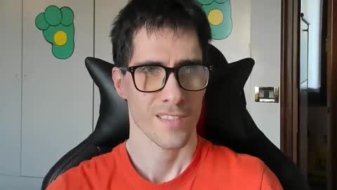 Snapshot of stevex870 chatting on 10.10.25 Steve online show from 10.10.25