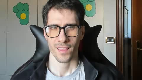 Snapshot of stevex870 chatting on 10.13.25 Steve online show from 10.13.25