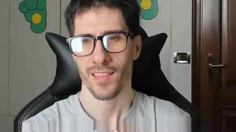 Snapshot of stevex870 chatting on 10.18.25 Steve online show from 10.18.25