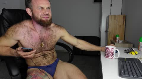 Snapshot of stewart_benzo chatting on 10.25.25 Stewart Barnz online show from 10.25.25