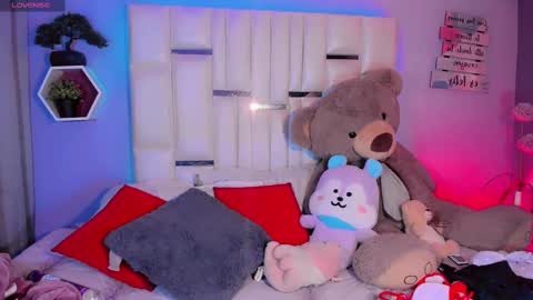 Steisee Reyes online show from 11.14.25