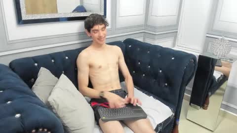 Snapshot of sthefan_salvatore chatting on 03.10.25 STEFAN online show from 03.10.25