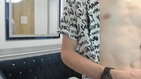 Snapshot of sthefan_salvatore chatting on 03.12.25 STEFAN online show from 03.12.25