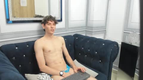 Snapshot of sthefan_salvatore chatting on 03.12.25 STEFAN online show from 03.12.25