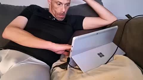 stickymouse45 online show from 10.12.25