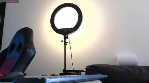 Stiven Montiel online show from 02.20.25