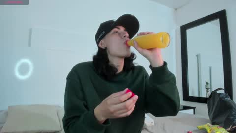 stivenbenet1 online show from 12.27.24