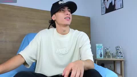 stivenbenet1 online show from 10.23.25