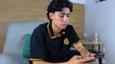 stivenbenet1 online show from 10.29.25