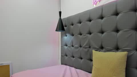 Snapshot of stiwentwink chatting on 10.02.25 Stiwen online show from 10.02.25