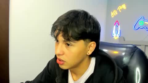 Snapshot of stiwentwink chatting on 10.11.25 Stiwen online show from 10.11.25