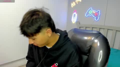 Snapshot of stiwentwink chatting on 11.07.25 Stiwen online show from 11.07.25