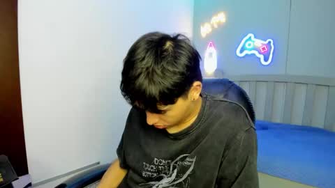 Stiwen online show from 11.24.25