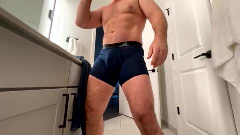 Snapshot of stlhotwifeguy chatting on 03.04.26 stlhotwifeguy online show from 03.04.26