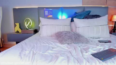 Stone Lee  online show from 12.30.24