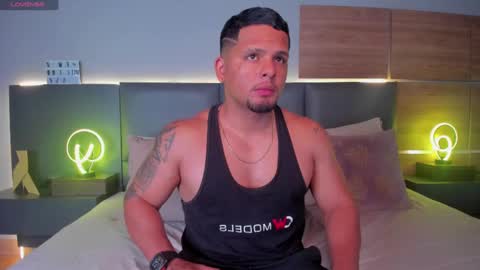 Stone Lee  online show from 09.26.25