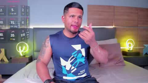 Stone Lee  online show from 09.30.25