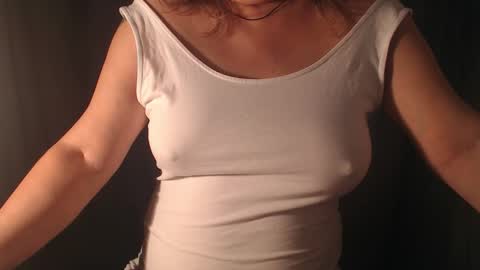 Snapshot of stonenipple chatting on 09.24.25 stonenipple online show from 09.24.25