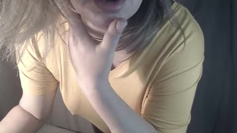 Snapshot of stonenipple chatting on 10.02.25 stonenipple online show from 10.02.25