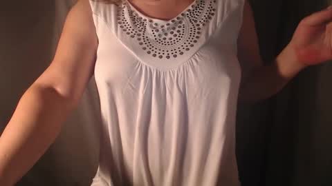 Snapshot of stonenipple chatting on 10.11.25 stonenipple online show from 10.11.25