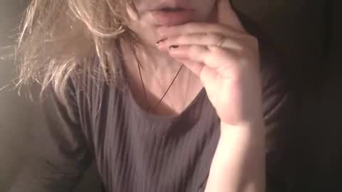 Snapshot of stonenipple chatting on 10.26.25 stonenipple online show from 10.26.25