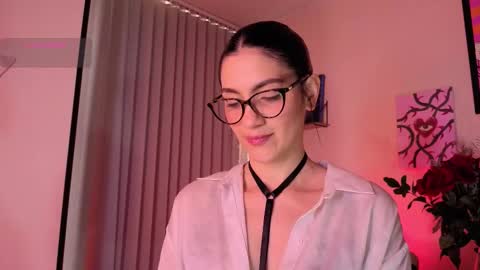 Snapshot of stonned_candy chatting on 10.05.25 Liz online show from 10.05.25