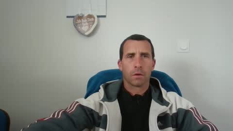 Snapshot of storanex chatting on 04.15.26 storanex online show from 04.15.26