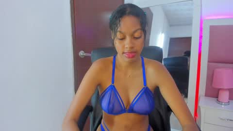 Snapshot of stormihills chatting on 01.14.25 Sweety Stormi online show from 01.14.25