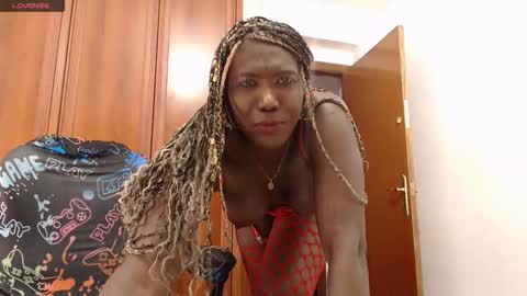 Snapshot of stormofpassion1 chatting on 10.17.25 taira altair maturana online show from 10.17.25