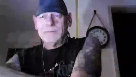 Snapshot of stormynorm14 chatting on 10.18.25 stormynorm14 online show from 10.18.25