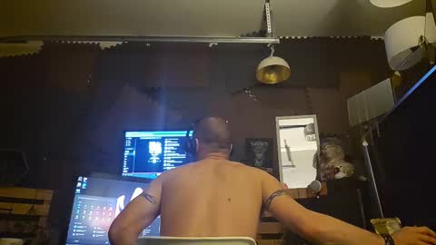 Str8 online show from 02.28.25