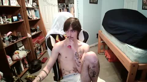 str8whiteboy21 online show from 02.13.25