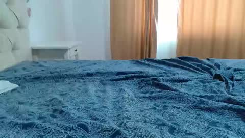 Vivian online show from 12.21.24