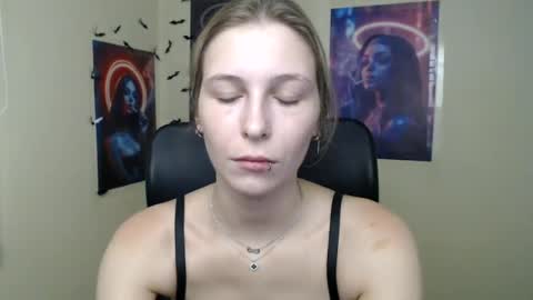 Snapshot of stranger_giirl chatting on 08.05.26 Amalia online show from 08.05.26