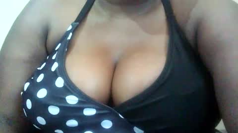 Snapshot of strangerdanger_2 chatting on 11.14.25 strangerdanger_2 online show from 11.14.25