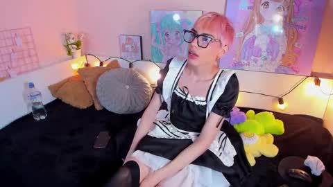 strawberry_kitty_ online show from 11.02.25