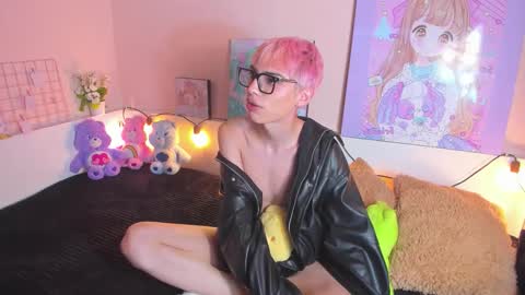 strawberry_kitty_ online show from 11.05.25