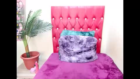 strawberry_lipz online show from 09.29.25