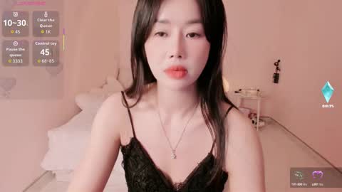 Snapshot of strawberry_loveee chatting on 09.13.25 strawberry_loveee online show from 09.13.25