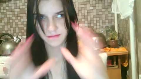 Strawberry Storm online show from 10.31.25