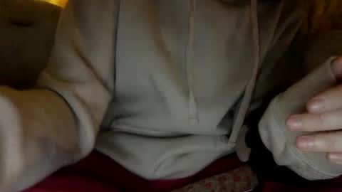 Snapshot of strawbrysugar chatting on 01.16.25 Ruby Moon online show from 01.16.25