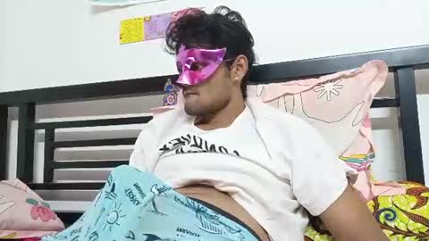 Snapshot of strip_couple_love1 chatting on 10.24.25 strip_couple_love1 online show from 10.24.25